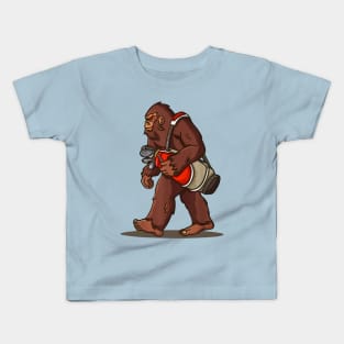 Bigfoot playing golf Kids T-Shirt